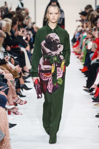 Look 27